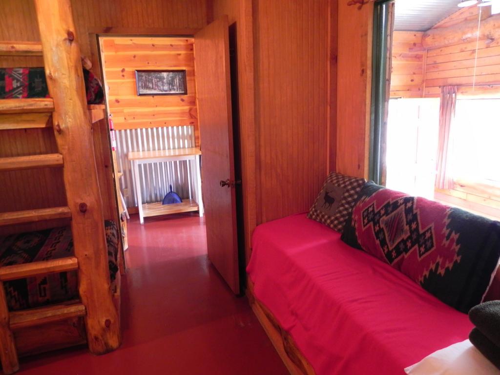 Apache Village Cabins Руидозо Номер фото