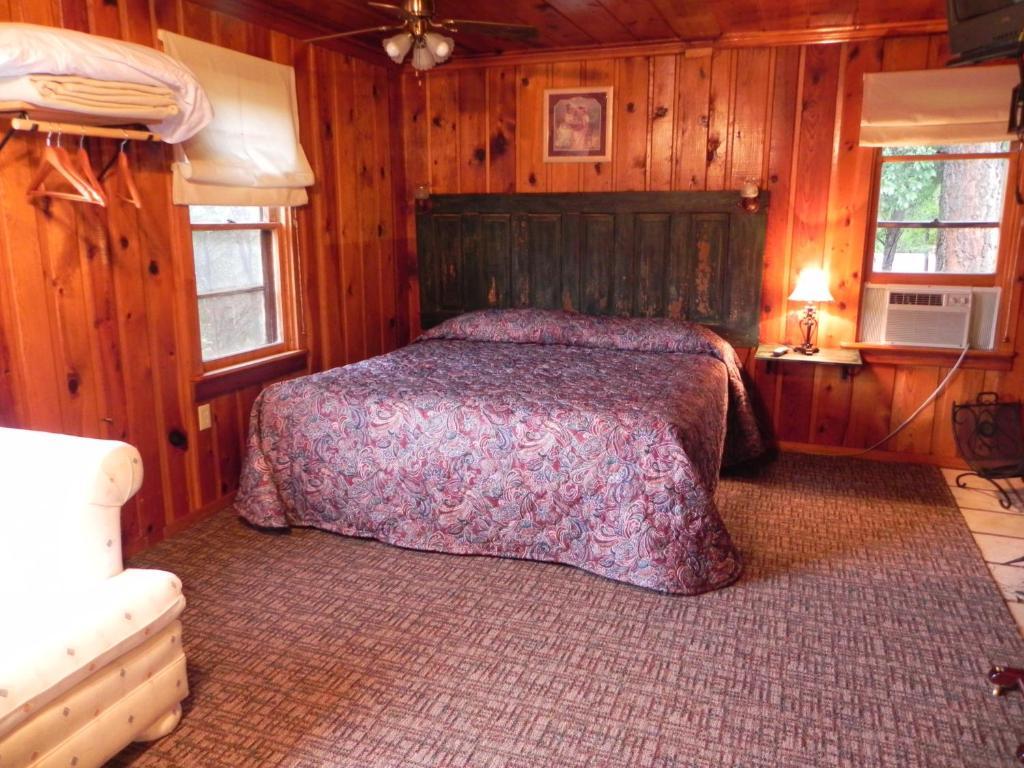 Apache Village Cabins Руидозо Номер фото