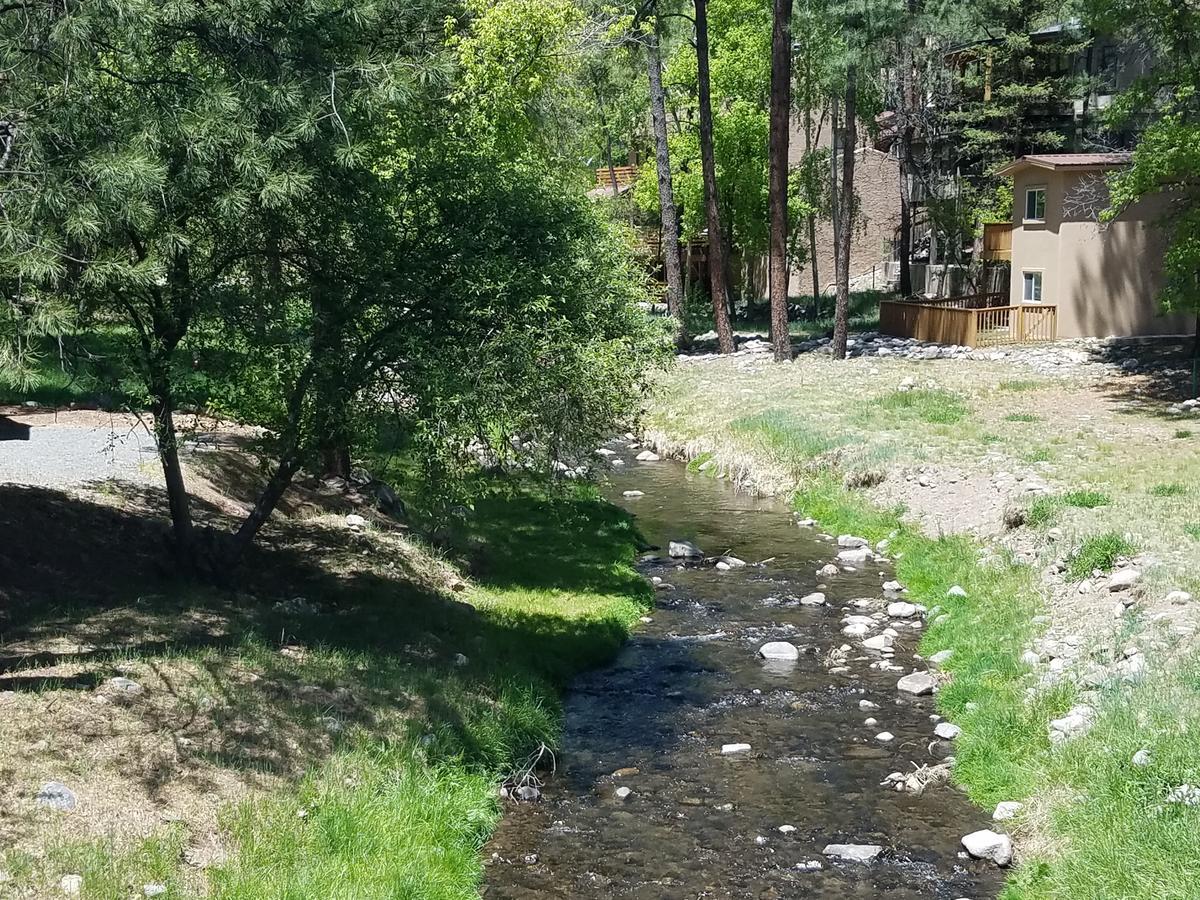 Apache Village Cabins Руидозо Экстерьер фото